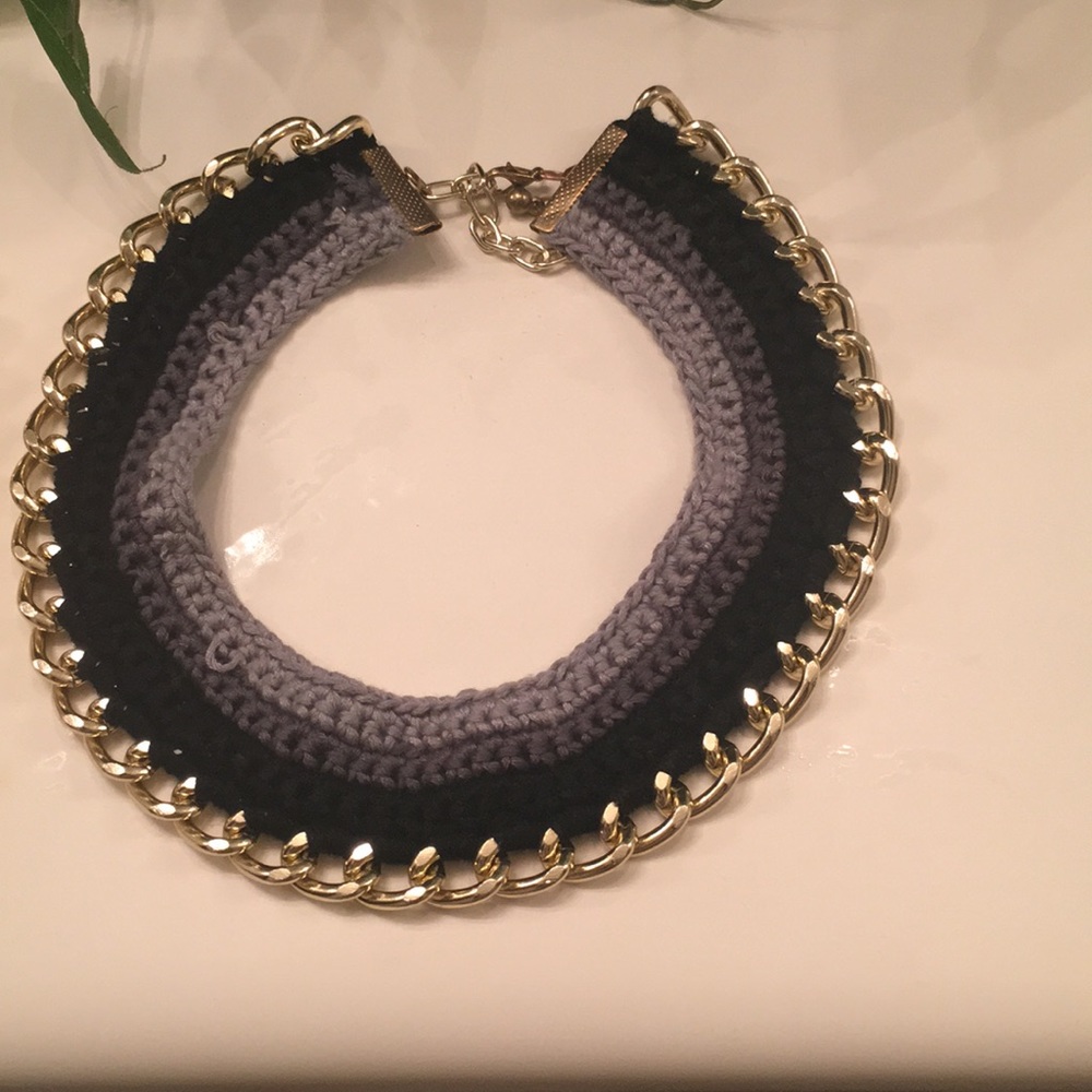 2 Beautiful necklaces - Picture 2 of 3